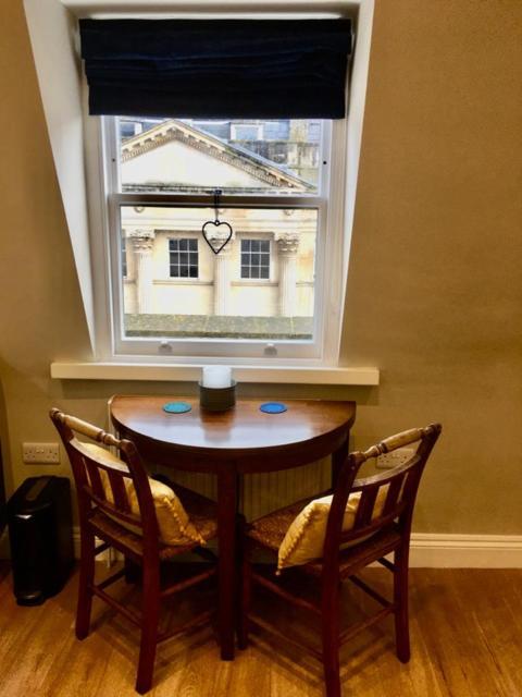 Beautiful Bath Apartment In Central Milsom Street Exterior foto